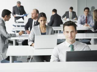 Do štyroch rokov sa polovica zamestnancov vráti do školských lavíc