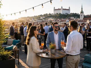 Spojenie inovácií, umelej inteligencie a networkingu na streche Bratislavy: Rozlúčte sa s letom na výnimočnom Summer Digital HR Meet-upe 2026