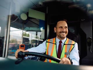 Chcete zarábať viac ako 3500 eur v zahraničí? Tieto pracovné ponuky vás zaujmú!