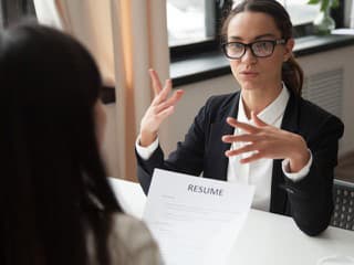 Skúsení kandidáti si zámerne mažú roky praxe zo životopisu. Dôvod vás možno prekvapí!