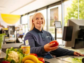 Za pokladňou aj v centre diania: Lidl hľadá predavačov a pokladníkov v Bratislave