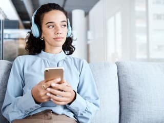 Vzdelávanie bez výčitiek: Ako rásť v obore, keď máte na všetko len 10 minút denne