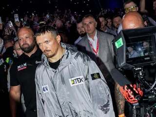 Oleksandr Usyk ustál šok: Rico Verhoeven ho trápil až do 11. kola!