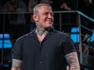 Václav Mikulášek je späť v hre: Po zrušených zápasoch ho čaká tvrdá premiéra!