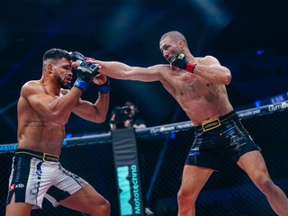 VIDEO Kaik Brito alebo Ronald Paradeiser? Duel ukončil hrozivý úder z otočky!