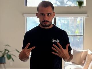 VIDEO Tak toto muselo extrémne bolieť: Šampión UFC utrpel desivé zranenie už po 26 sekundách!