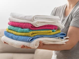 Našli sme 11 nápadov, ako využiť staré uteráky, a je škoda, že nám niektoré nenapadli skôr. Takto vám ešte poslúžia
