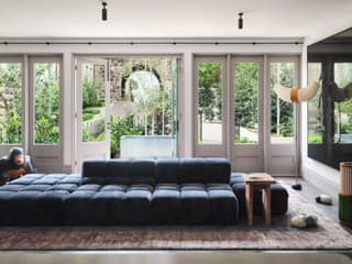 Ešte aj toaleta vás očarí svojím dizajnom! O trendy a priemernosť tu nešlo, ich dom však vyzerá inak, ako sme zvyknutí