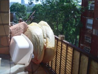 Máte toto na balkóne aj vy? Týchto 7 vecí na ňom hneď skazí atmosféru a robí z neho sklad harabúrd