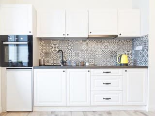 Nedávno boli všade, no dnes sa z nich stáva prežitok. Týchto 8 trendov už kuchyňu robí zastaralou, máte ich doma aj vy?