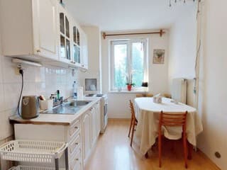 Bol ešte v pôvodnom stave, no majiteľ z neho chcel víkendové bývanie. Byt na Štrbskom Plese zo 70. rokov by ste už nespoznali!