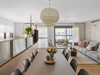 V takom byte sa musia cítiť dobre! Rodina si zvolila jednoduchosť, architektky pre nich vytvorili vynikajúce bývanie