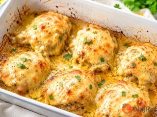Lepší recept na kuracie mäso nepoznám. Vďaka syru a smotane nie je vôbec suché.