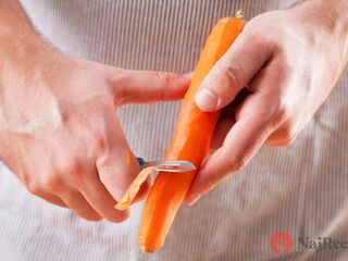 Prestaňte vyhadzovať to najlepšie: Toto je dôvod, prečo by ste už nikdy nemali šúpať zeleninu do vývaru.