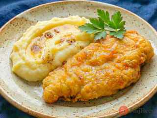 Kuracie prsia v cestíčku z taveného syra – je také dobré, že v ňom budete vyprážať všetko.