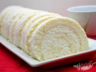 Krehká kokosová roláda s mascarpone krémom