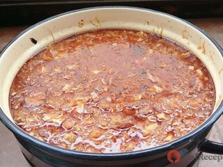 Tradičný recept na neprekonateľnú kapustnicu z takmer 100 ročnej kuchárskej knihy.