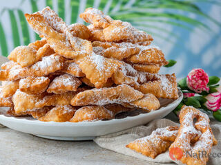 Recept na fánky ako od babičky. Tradičné božie milosti bez droždia a čakania.