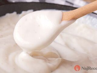 Dokonalá krémovosť bez múky či smotany. 4 triky, ktoré zahustia jedlo lepšie než zápražka.