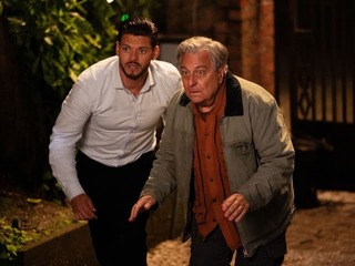 TRAILER k francúzskej komédii Akcia Milión: Obľúbený herec Christian Clavier stvárni až dve postavy!