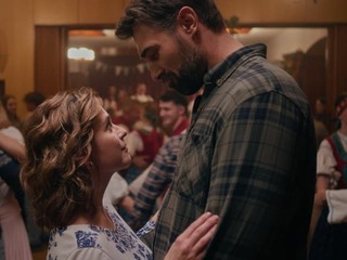 Pozrite si PRVÚ UKÁŽKU z nového romantického film Drevorubač: Tvorcovia proti sebe postavili dva úplne odlišné svety!