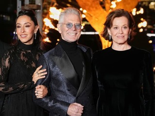 FOTO z londýnskej premiéry Avatara: Jedna herečka zahalená od hlavy po päty, druhá... Celá v priesvitnom!