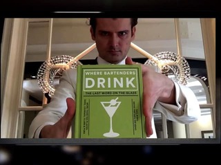 Slovák z Nitry a jeho výnimočný príbeh: Učil hercov miešať drinky pre Jamesa Bonda!