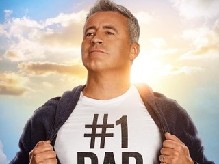 Joey z Priateľov prichádza na naše obrazovky v NOVOM SITKOME: Zo sukničkára vzorný manžel a otec!