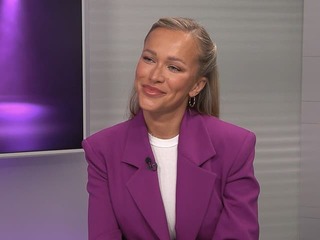 Známa Češka ukázala počas rozhovoru piercingy na bradavkách: Moderátorka len čumela!