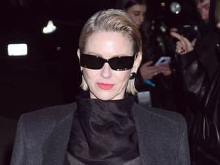 PIKANTNÁ NEHODA známej herečky: Zahalená od hlavy po päty, ale... Veď jej vidno bradavku!