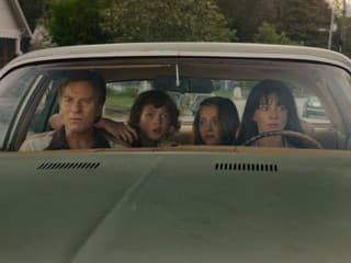 Filmová novinka s Anne Hathaway a Ewanom McGregorom: Pozrite si TRAILER k filmu Na konci Oak Street!