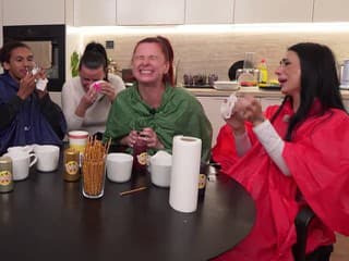 ZAHANBUJÚCI moment v Bez servítky: Od smiechu im tiekli slzy!