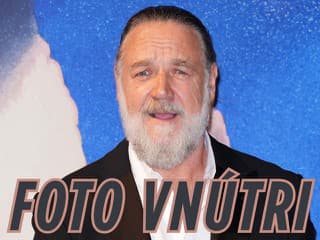 Russell Crowe v Benátkach ukázal fešného syna aj sexi frajerku... Ona prsia!