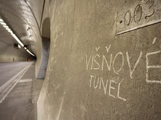 Vrátia sa kolóny pod Strečno? Najnáročnejšia údržba tunela v dejinách odstaví Višňové až na 2 týždne! (foto)