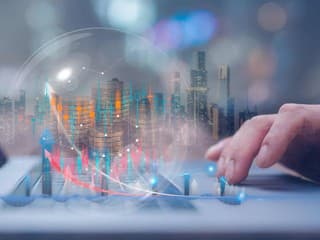 Akciové indexy lámu rekordy: Je toto nový začiatok alebo nebezpečná bublina?