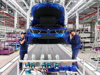 BMW radu 3 čaká veľká zmena: Automobilka mení spôsob jeho výroby! (foto)
