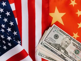 Odpútanie sa od Číny by USA a Európu stálo 23,6 bilióna dolárov a vyššiu infláciu