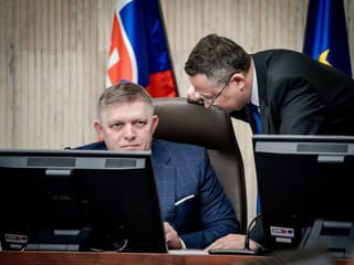 Tvrdá facka pre Slovensko: Svetová agentúra nám pre rastúce dlhy práve zhoršila vysvedčenie!