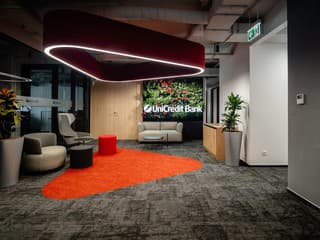 UniCredit spúšťa onemarkets selection+: Nové modelové portfólio fondov pre rôzne investičné profily