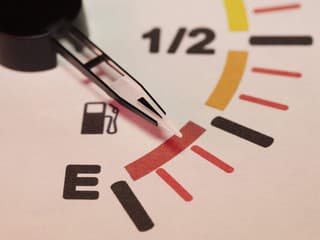 Ceny benzínu a nafty na Slovensku prudko vzrástli: Analytik naznačuje, čo môžeme čakať v ďalších dňoch!