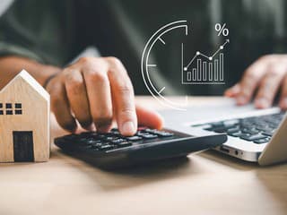 Môžeme sa tešiť na lacnejšie hypotéky? Pozrite si, čo rozhodne o výške úrokov a kam by sa mohli dostať!