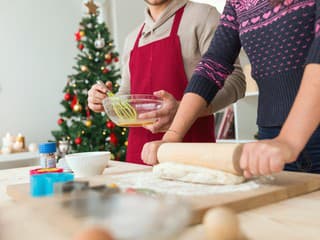 Prekvapivé porovnanie: Rekordné ceny masla napokon nemusia zruinovať vianočné hodovanie!