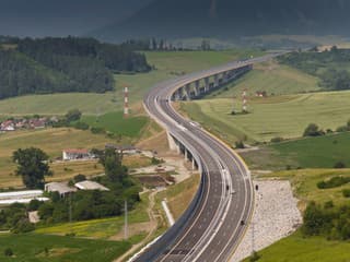 Dlho očakávaný obchvat Ružomberka ide do finále: Pozrite sa, ako to na ňom vyzerá! (foto)