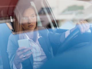 Budú nebezpeční šoféri platiť viac? Umelá inteligencia mení poisťovníctvo, ako ho poznáme!