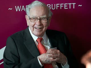 Legendárny Warren Buffett sa ďalej zbavuje akcií: Dopracoval sa k astronomickej sume hotovosti!