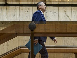 Život na dlh v priamom prenose: Diera v rozpočte rastie, Slovensko si požičiava čoraz viac a čoraz drahšie!