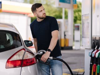 Ceny na pumpách opäť vyskočili: Čaká vodičov ešte ďalšie zdražovanie?