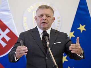 Fico varuje pred vážnymi problémami s ropou a palivami: Čaká nás náročná jeseň a zima!
