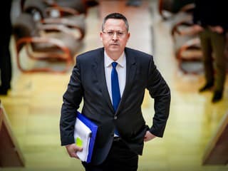 Konsolidácia sa naplno rozbehla: Štát vyťahuje z vreciek Slovákov čoraz viac peňazí!