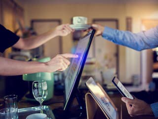 Štátu uteká pomedzi prsty až miliarda eur: Pozrite sa, kde je „bez bločku“ národným športom!